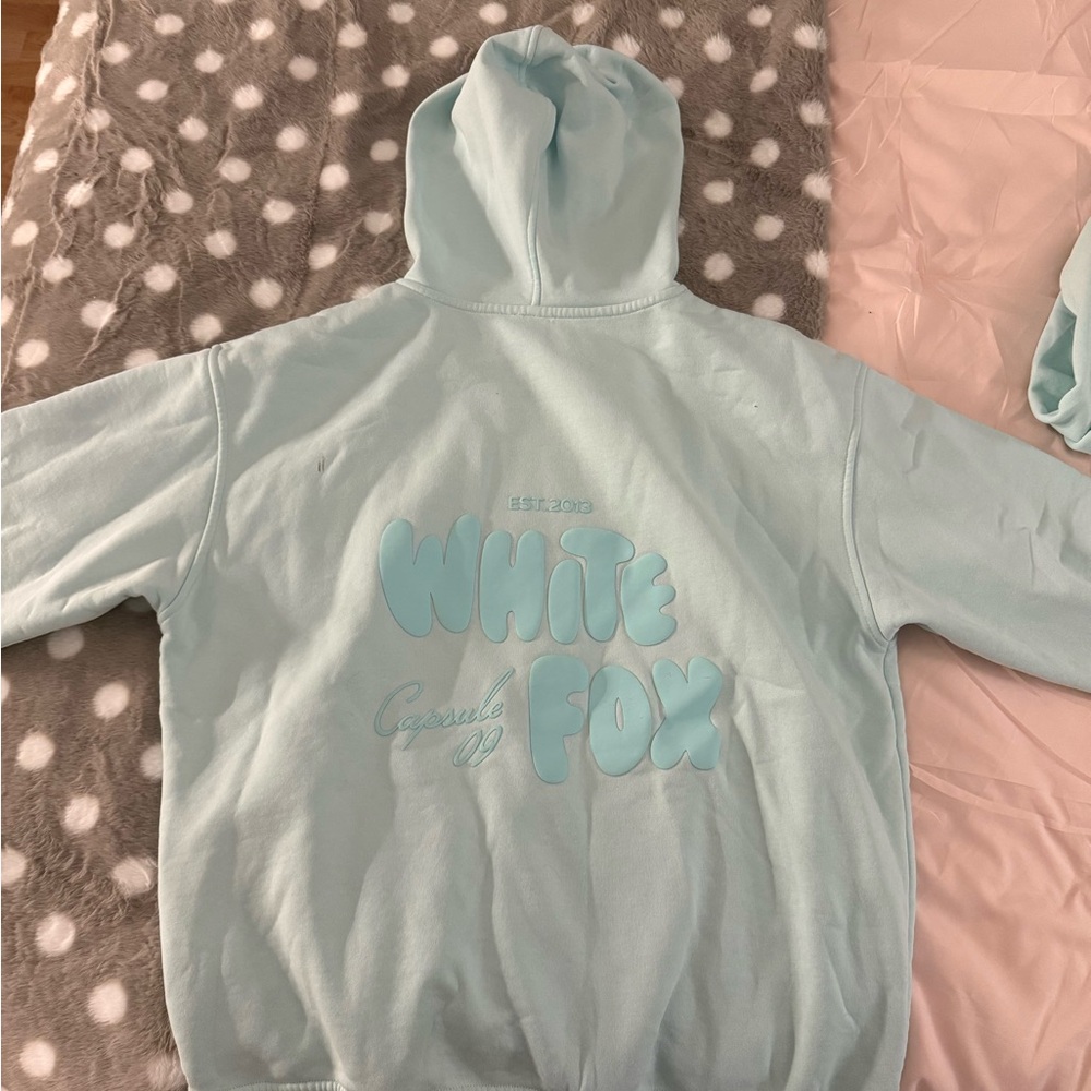 White Fox Boutique Mint Sweatshirt & Sweatpants (Sold together) - Picture 3 of 4